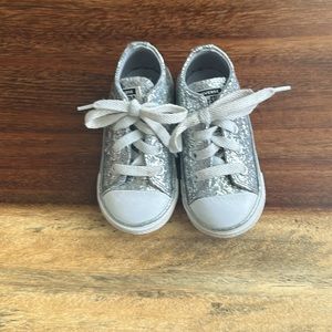 Toddler Sparkle Converse size 8! ✨